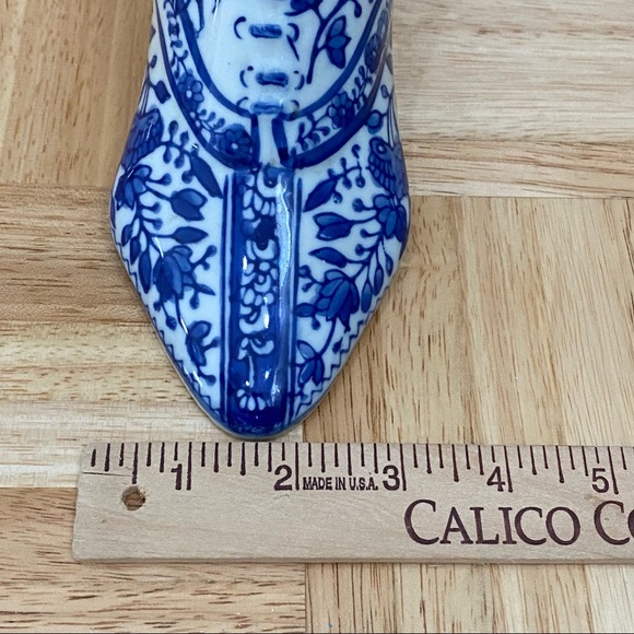 Vintage The Canton Collection by Two’s Co Blue & White Porcelain Boots Planter - Picture 9 of 14